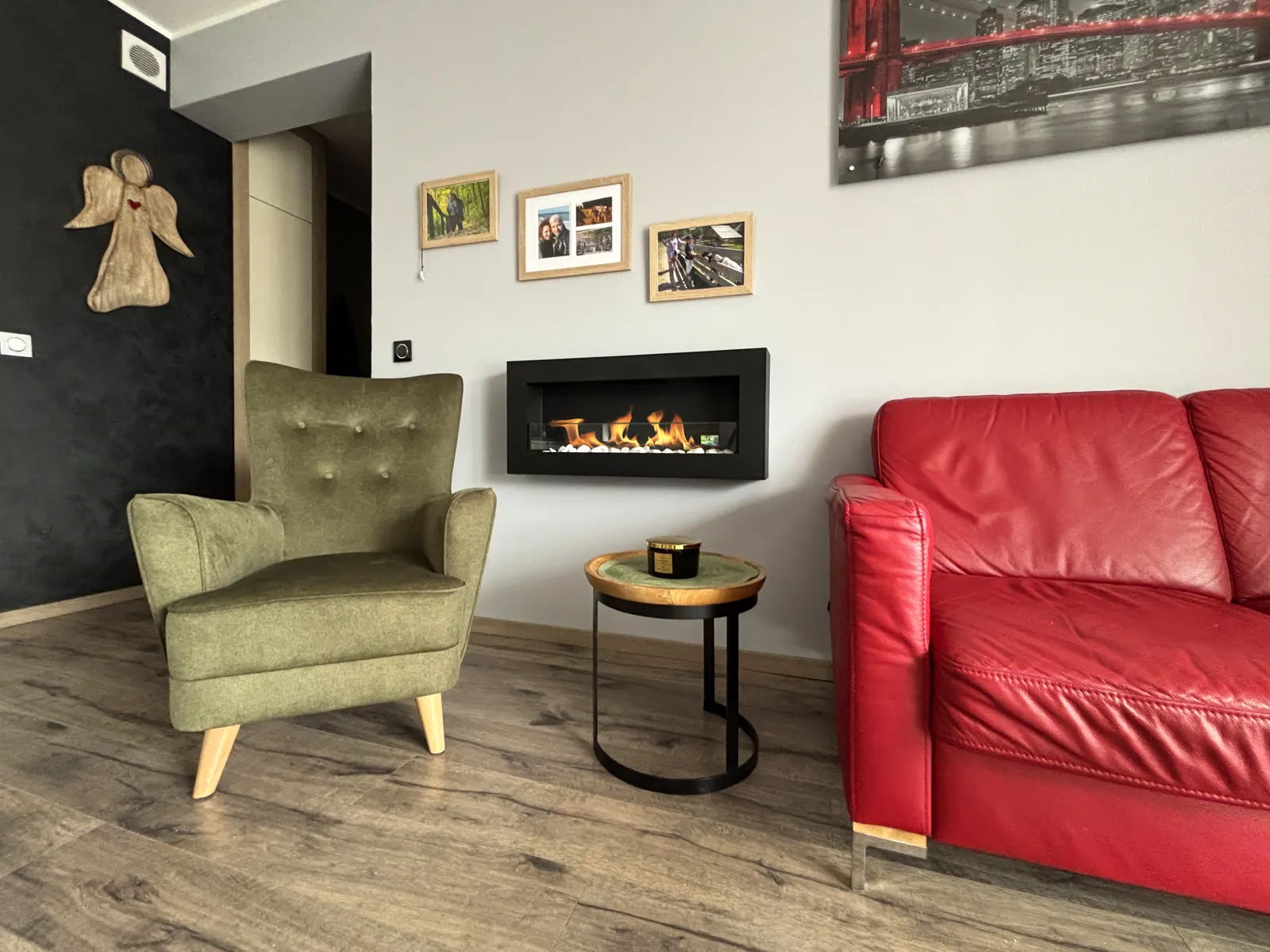 900 Box Bioethanol Fireplace – Matt black in a home setting