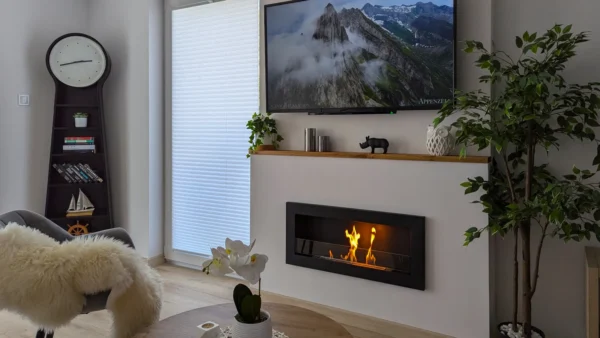 900 Slim Bioethanol Fireplace – Matt black in a home setting